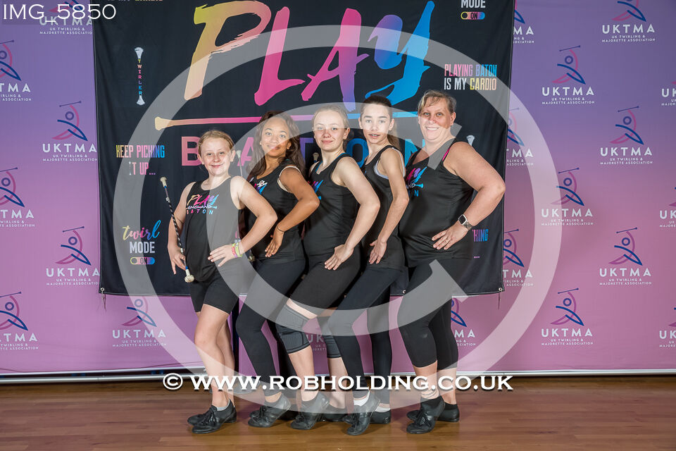 Play Baton – Banner – Groups