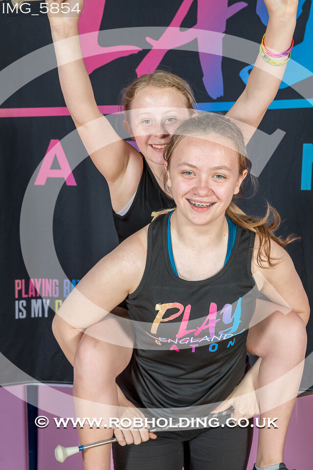 Play Baton – Banner – Groups