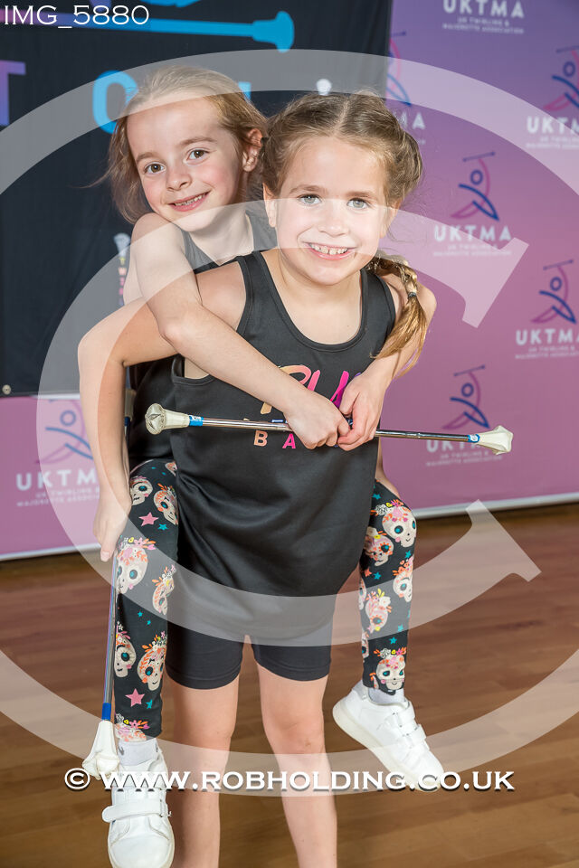 Play Baton – Banner – Groups