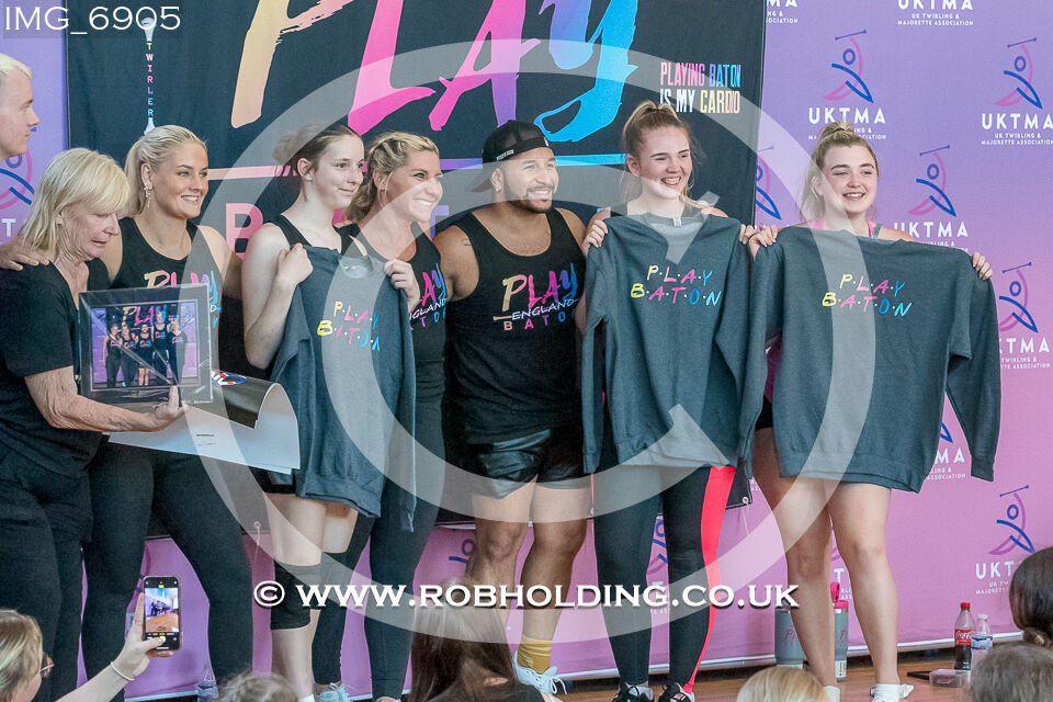Play Baton – Banner – Groups