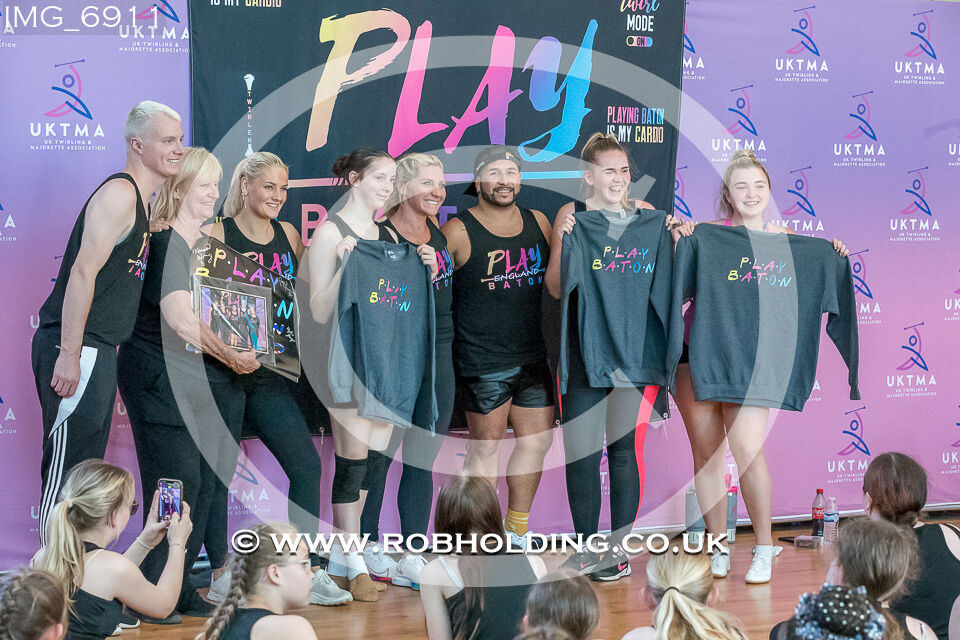 Play Baton – Banner – Groups