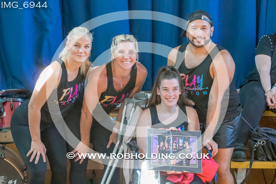 Play Baton – Banner – Groups
